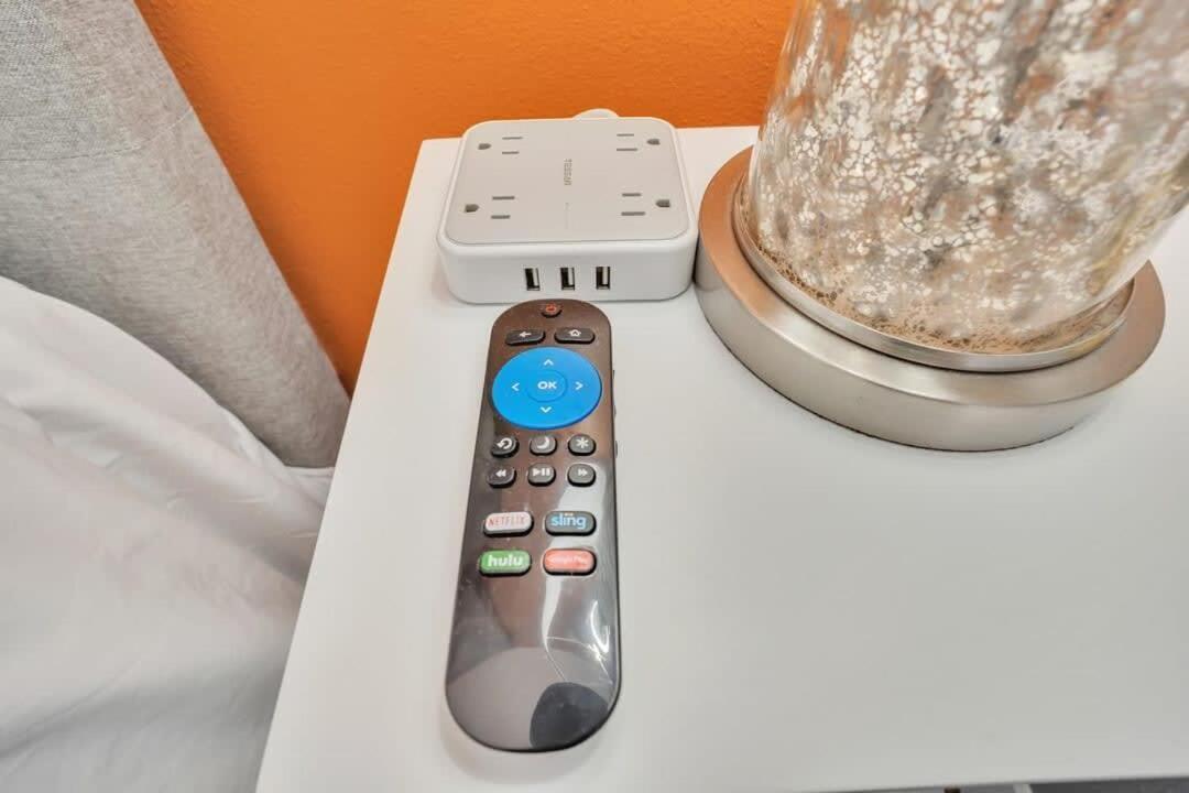 サンディエゴProfessionals-Restaurants-Fastwifi-A C-Desk- Petsアパートメント エクステリア 写真